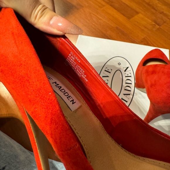 Steve Madden Red Suede Heels - Picture 4 of 4